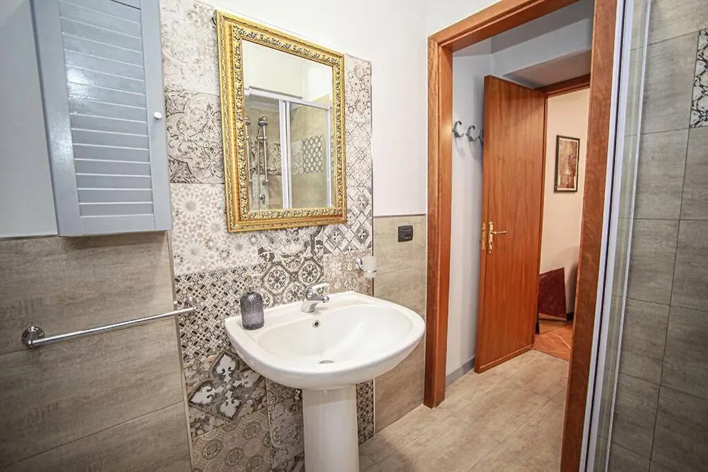 Apartment Appartamento Con Terrazza Al Centro Storico. Palermo Italy