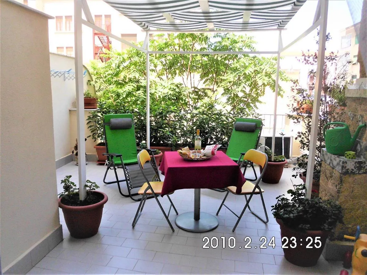 Appartamento Con Terrazza Al Centro Storico. Palermo 0*,  Italy